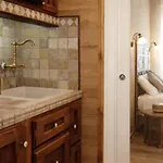 Meraki - Centre Private Bathroom