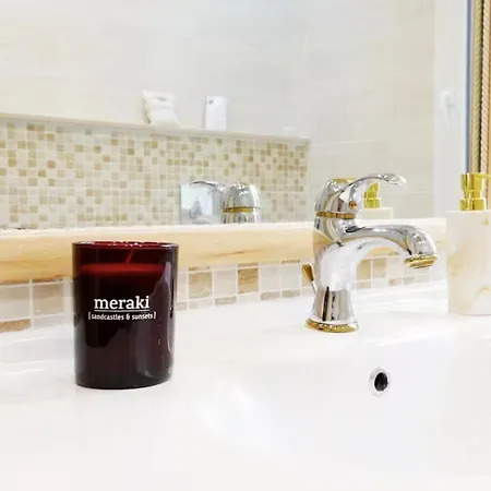 Meraki Guest house *